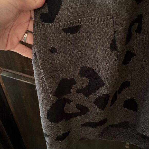Gray Black Animal Print Cardigan Sweater Medium - Picture 4 of 4